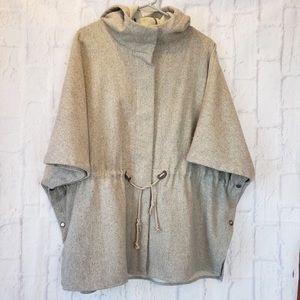 ❤️❤️ NWT EDDIE BAUER Wool-blend Hooded Poncho Cape. Goes well with everything